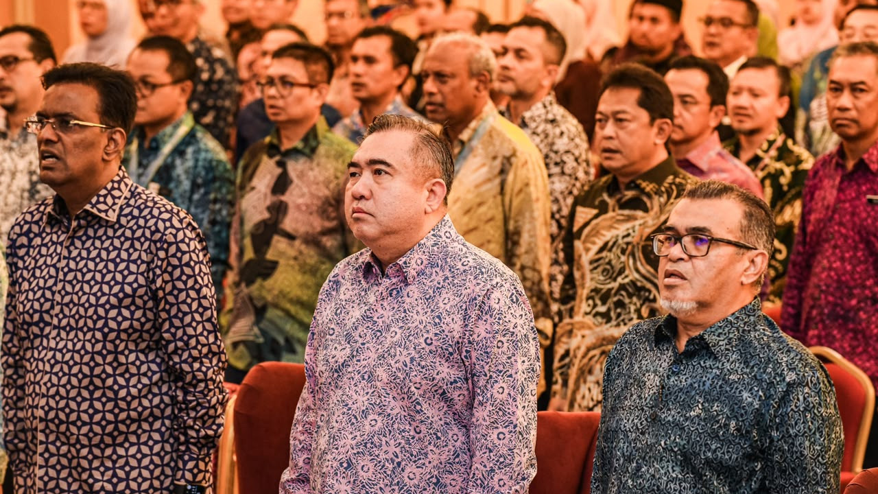 MoT rujuk MoF isu cukai kargo minyak di Tanjung Langsat