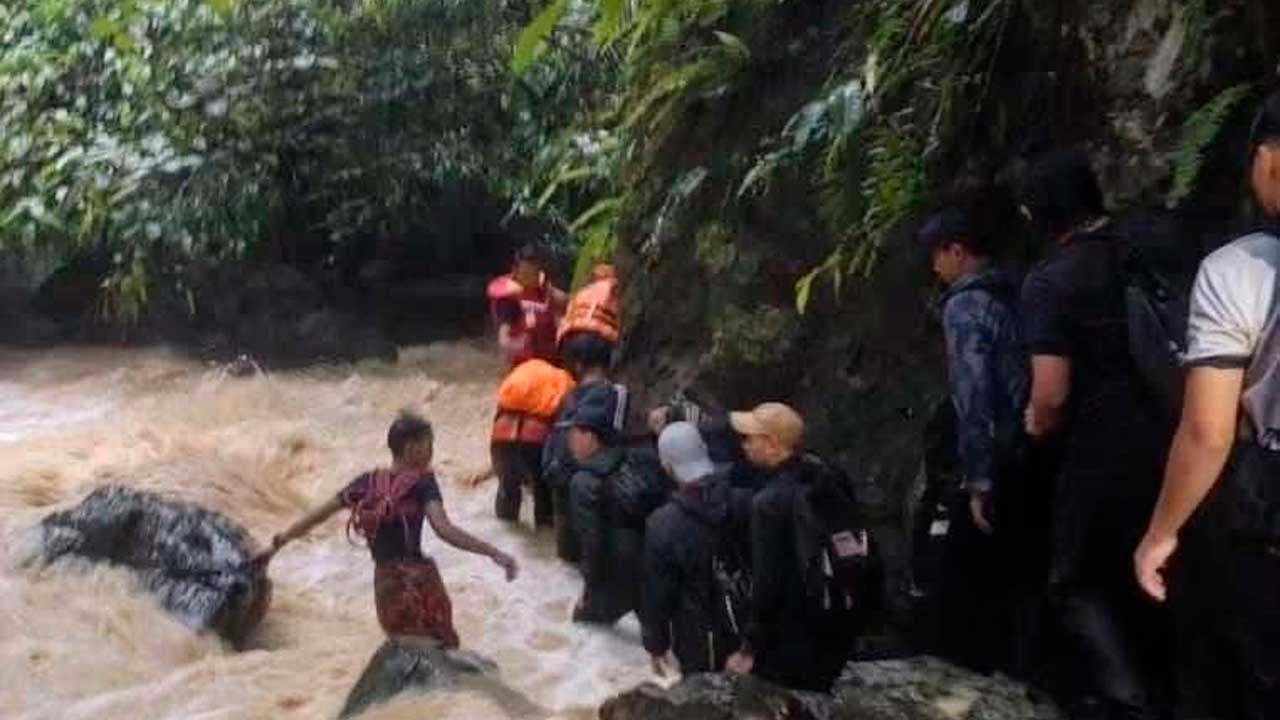 [INSERT]_TERPERANGKAP KEPALA AIR 1_BOMBA