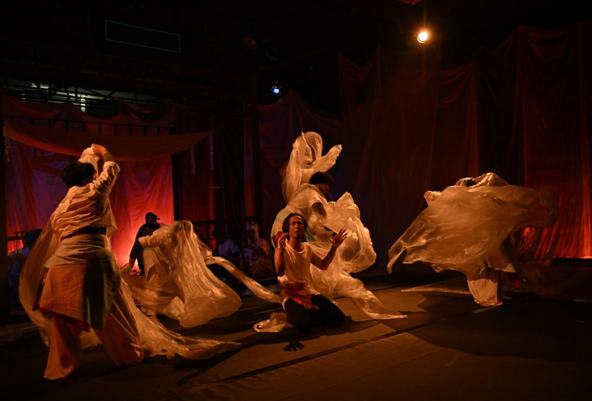  teater Angin Main Teri