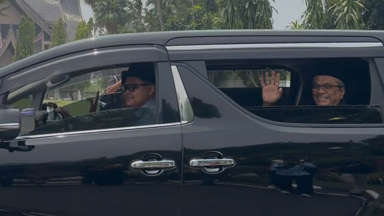 Istana Hinggap, Undang Luak Rembau, Hassan Ab Hamid, Undang Luak Sungei Ujong, Muhammad Faris Johari. 